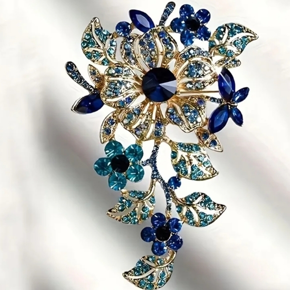 Jewelry - *EXCLUSIVE* Blue & Gold Stylish Brooch Exaggerated Floral Butterfly Design